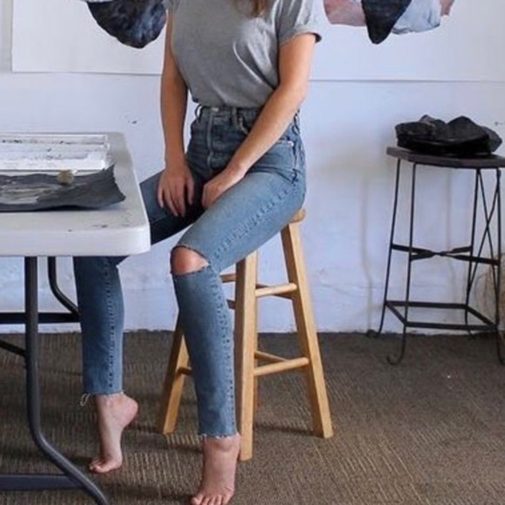 FREE PEOPLE DISTRESSED KNEE SKINNY JEANS - Size 25